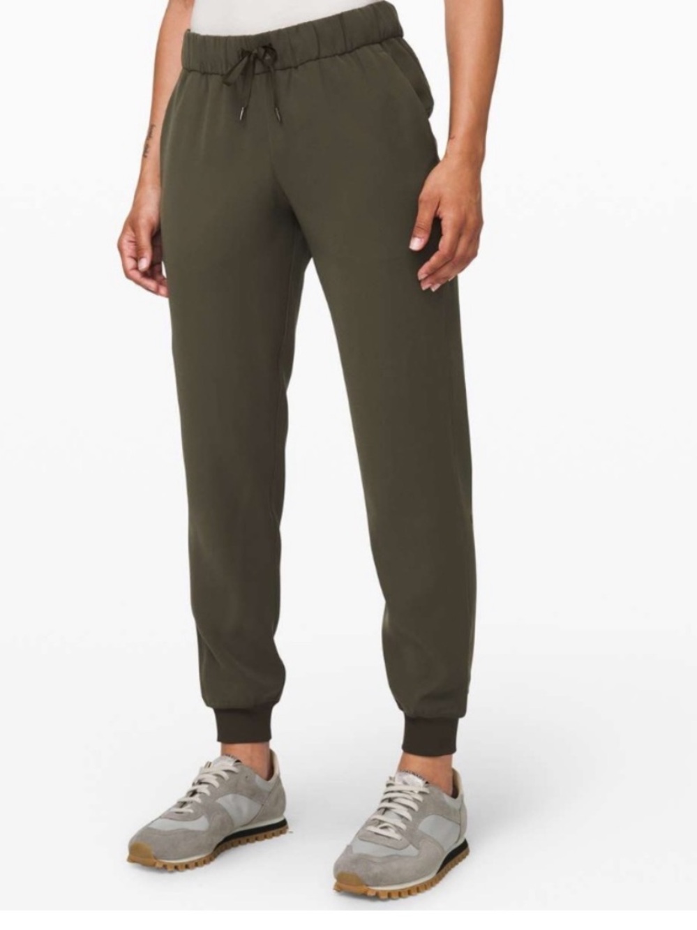 Lululemon on the Fly Jogger Olive Green, Size 4